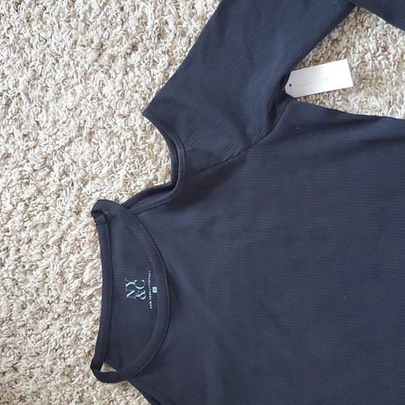 NWT New York & Company cold-shoulder black ribbed long sleeve shirt - Picture 3 of 5